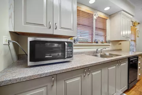 Kitchen - 2006 Richton Rd, Steger, IL 60475 photo 3 of 3