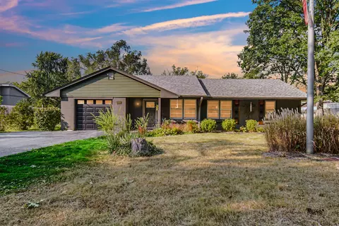 2006 Richton Rd, Steger, IL 60475
