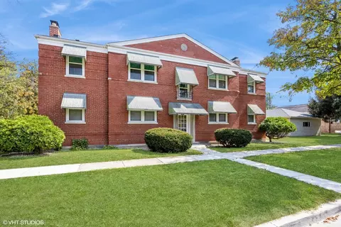 3901 Vernon Ave, Brookfield, IL 60513
