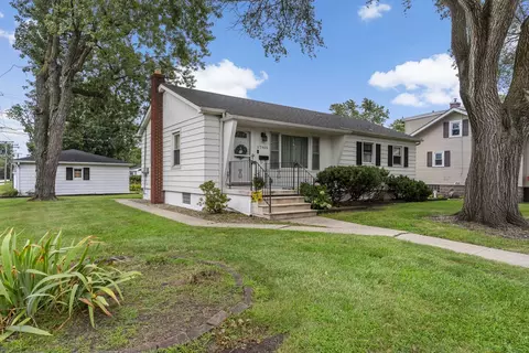 17905 Ridgewood Ave, Lansing, IL 60438