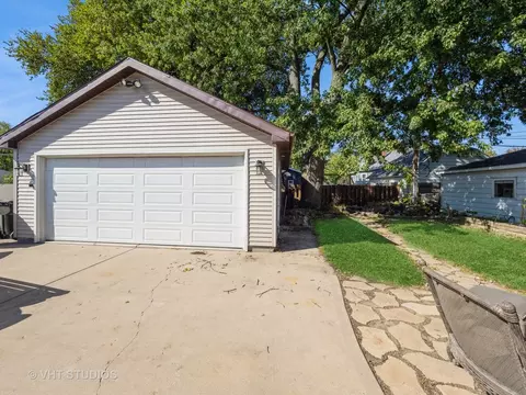 Exterior - 108 N Marion Ave, Bartlett, IL 60103 photo 3 of 6