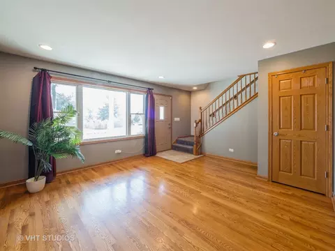 Living - 108 N Marion Ave, Bartlett, IL 60103 photo 3 of 5