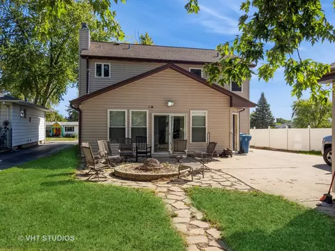 Exterior - 108 N Marion Ave, Bartlett, IL 60103 photo 4 of 6