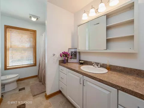 Bath - 108 N Marion Ave, Bartlett, IL 60103 photo 1 of 4