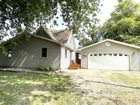508 S Isham St, Waynesville, IL 61778