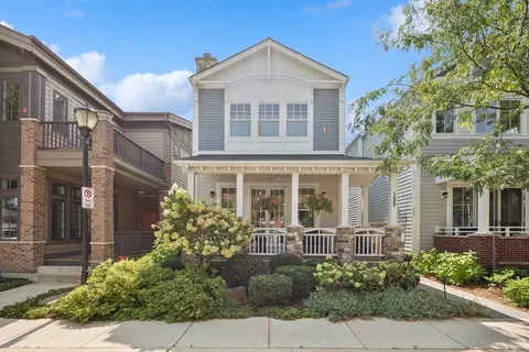 155 School St, Libertyville, IL 60048