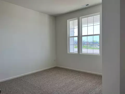 2946 Harnish Dr, Algonquin, IL 60102 photo 2