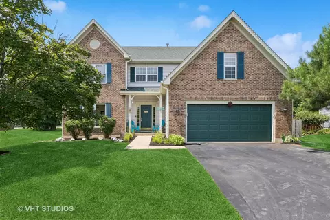 4705 Saginaw St, Lake In The Hills, IL 60156