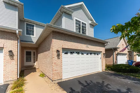 307 Manning Dr, Dekalb, IL 60115