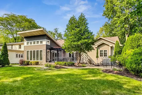 Exterior - 526 Evergreen St, Wheaton, IL 60187 photo 3 of 12