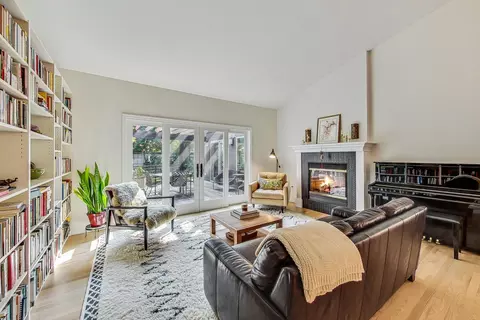 Living - 526 Evergreen St, Wheaton, IL 60187 photo 6 of 6