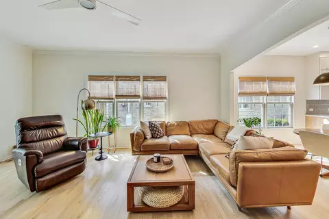 Living - 526 Evergreen St, Wheaton, IL 60187 photo 3 of 6