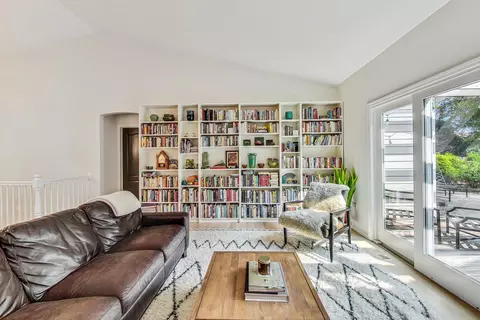 Living - 526 Evergreen St, Wheaton, IL 60187 photo 5 of 6