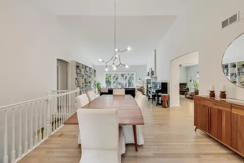 Dining - 526 Evergreen St, Wheaton, IL 60187 photo 1 of 2