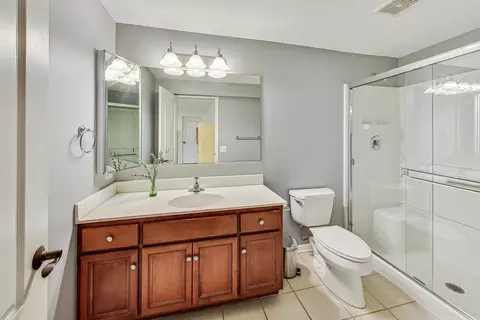 Bath - 526 Evergreen St, Wheaton, IL 60187 photo 2 of 2