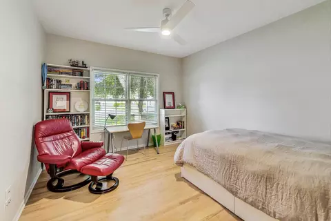 Bedroom - 526 Evergreen St, Wheaton, IL 60187 photo 3 of 5