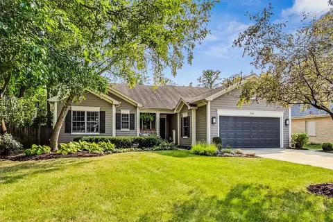 526 Evergreen St, Wheaton, IL 60187