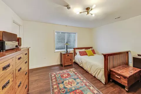 Bedroom - 526 Evergreen St, Wheaton, IL 60187 photo 4 of 5