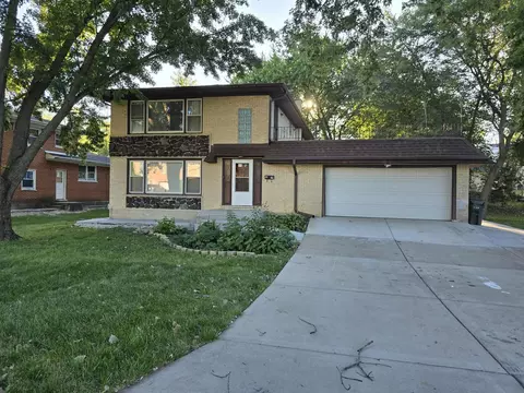416 S Summit St, Barrington, IL 60010