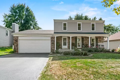 440 Ridgefield Dr, Roselle, IL 60172
