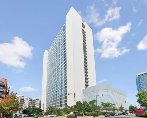 500 W Superior St #2304, Chicago, IL 60654