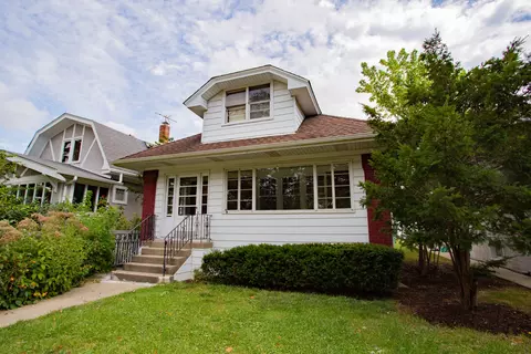 Undisclosed, Oak Park, IL 60302