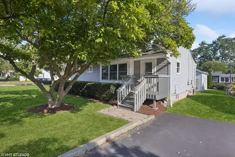 50 E 55th St, Westmont, IL 60559