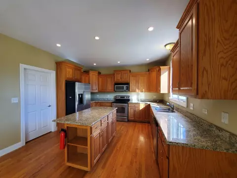 Kitchen - 402 Fairway Dr, Beecher, IL 60401 photo 1 of 2