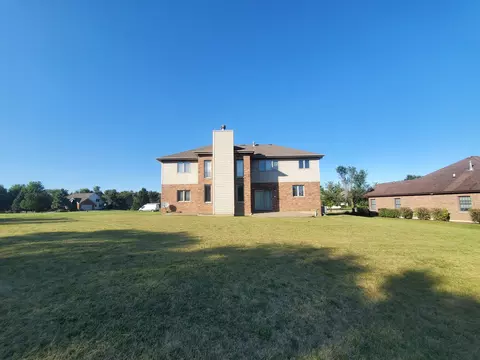 Exterior - 402 Fairway Dr, Beecher, IL 60401 photo 4 of 6