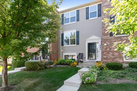 453 Fayetteville Ave, Gilberts, IL 60136