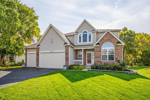 829 Sterling Heights Dr, Antioch, IL 60002