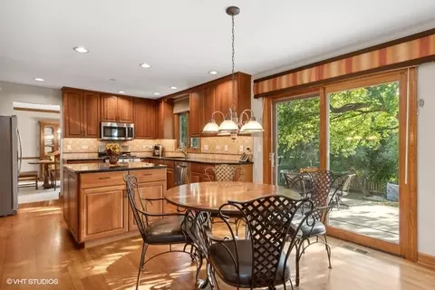 Kitchen - 809 Hyde Park Ln, Naperville, IL 60565 photo 3 of 3