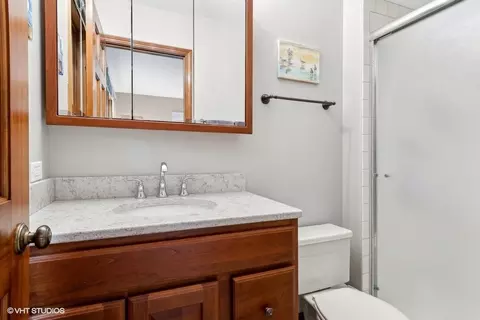 Bath - 809 Hyde Park Ln, Naperville, IL 60565 photo 1 of 3
