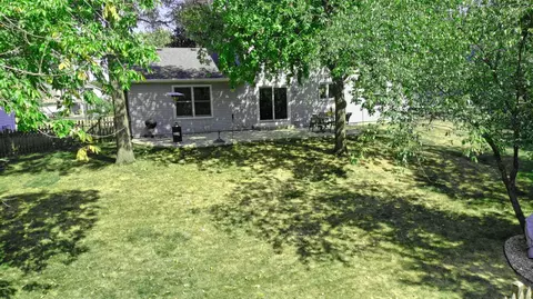 Exterior - 809 Hyde Park Ln, Naperville, IL 60565 photo 8 of 8