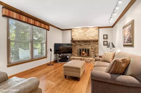 Living - 809 Hyde Park Ln, Naperville, IL 60565 photo 2 of 2