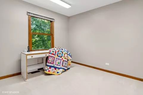 Bedroom - 809 Hyde Park Ln, Naperville, IL 60565 photo 3 of 4