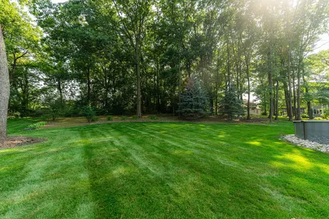 Exterior - 561 Ford Ln, Bartlett, IL 60103 photo 15 of 25