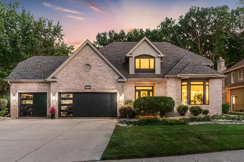 Exterior - 561 Ford Ln, Bartlett, IL 60103 photo 4 of 25