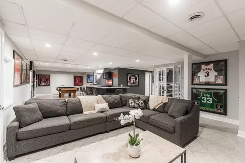 Living - 561 Ford Ln, Bartlett, IL 60103 photo 11 of 11