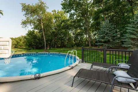 Exterior - 561 Ford Ln, Bartlett, IL 60103 photo 11 of 25