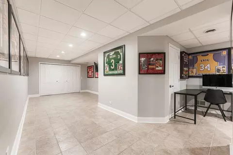 Entry Way - 561 Ford Ln, Bartlett, IL 60103 photo 16 of 16