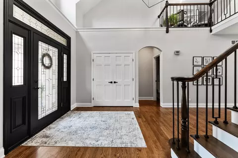 Entry Way - 561 Ford Ln, Bartlett, IL 60103 photo 4 of 16