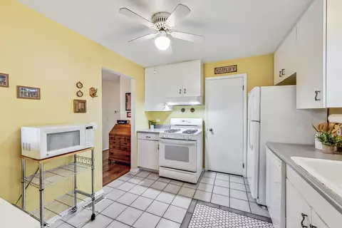 1152 Silverwood Ct #B1, Wheeling, IL 60090 photo 12