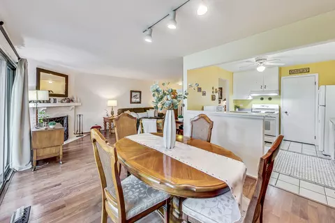 1152 Silverwood Ct #B1, Wheeling, IL 60090 photo 10