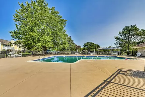 1152 Silverwood Ct #B1, Wheeling, IL 60090 photo 28