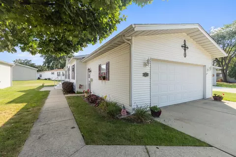 3800 E Wood Ct, Belvidere, IL 61008