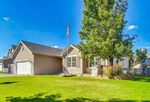28520 Wagon Trail Rd, Lakemoor, IL 60051