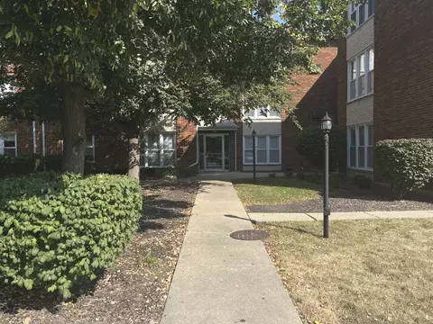 10765 S Pulaski Rd #4, Chicago, IL 60655