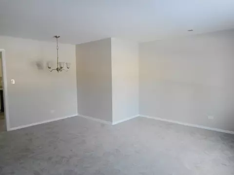 Living - 63 W Manchester Dr, Wheeling, IL 60090 photo 4 of 4