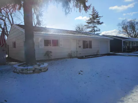 Exterior - 63 W Manchester Dr, Wheeling, IL 60090 photo 3 of 4